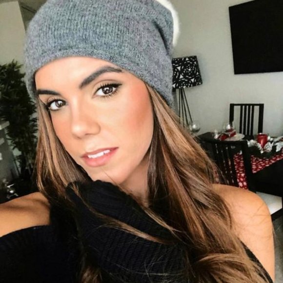 𝐑𝐎𝐒𝐒 ✳ 𝐒𝐍𝐎𝐖 100% Cashmere Palla de Neve Grey Pom-Pom Beanie Cap - NEW!!! - Picture 6 of 11